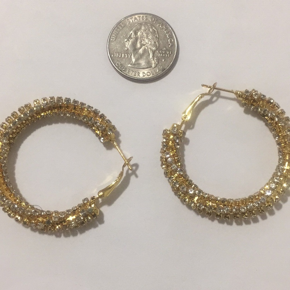 Loop earring - Picture 3 of 3